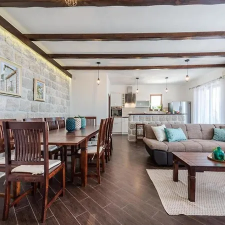 Made 4u Apartman Mlini